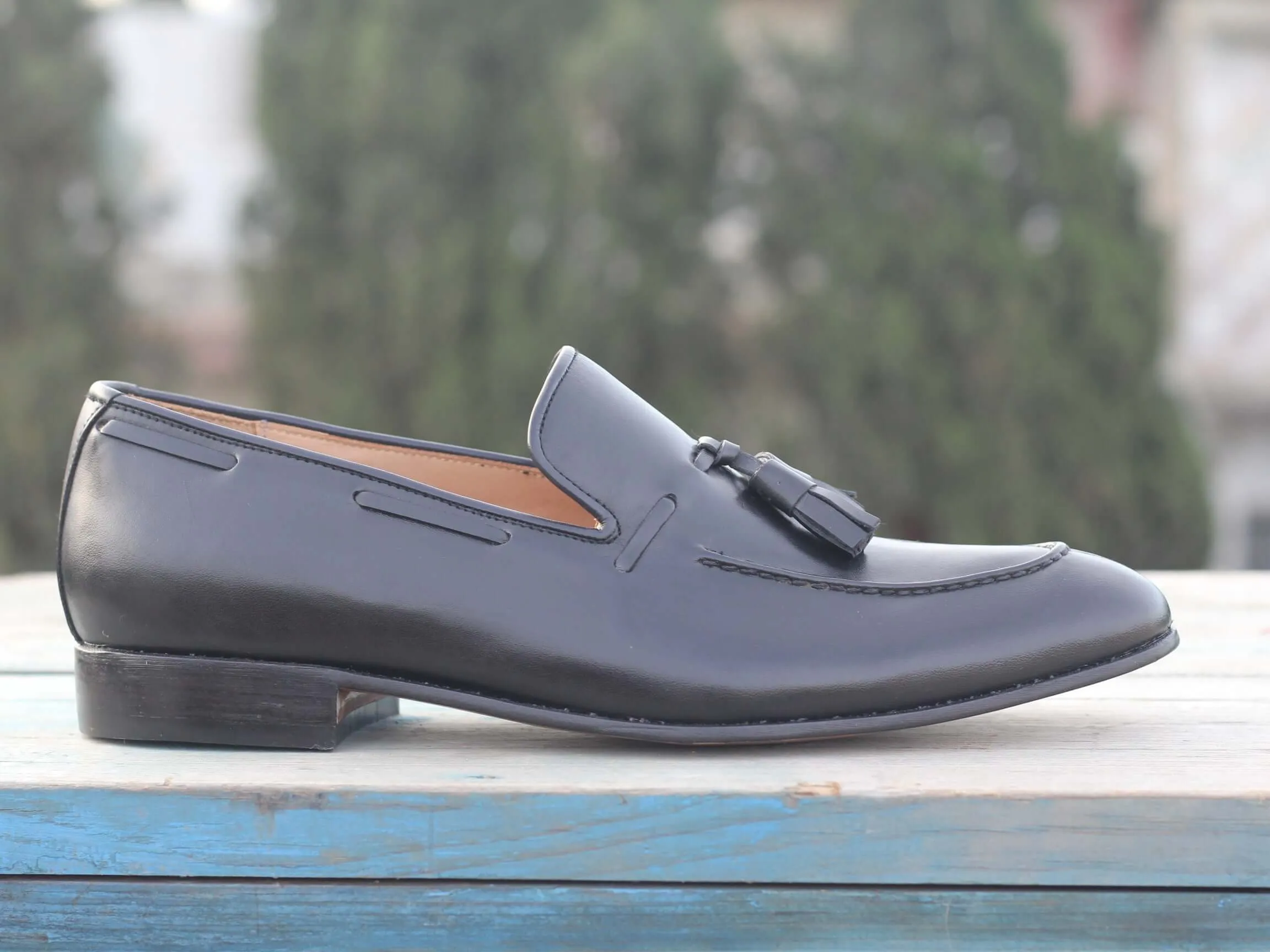 Bespoke Black Tussle Loafer Leather Shoes for Men