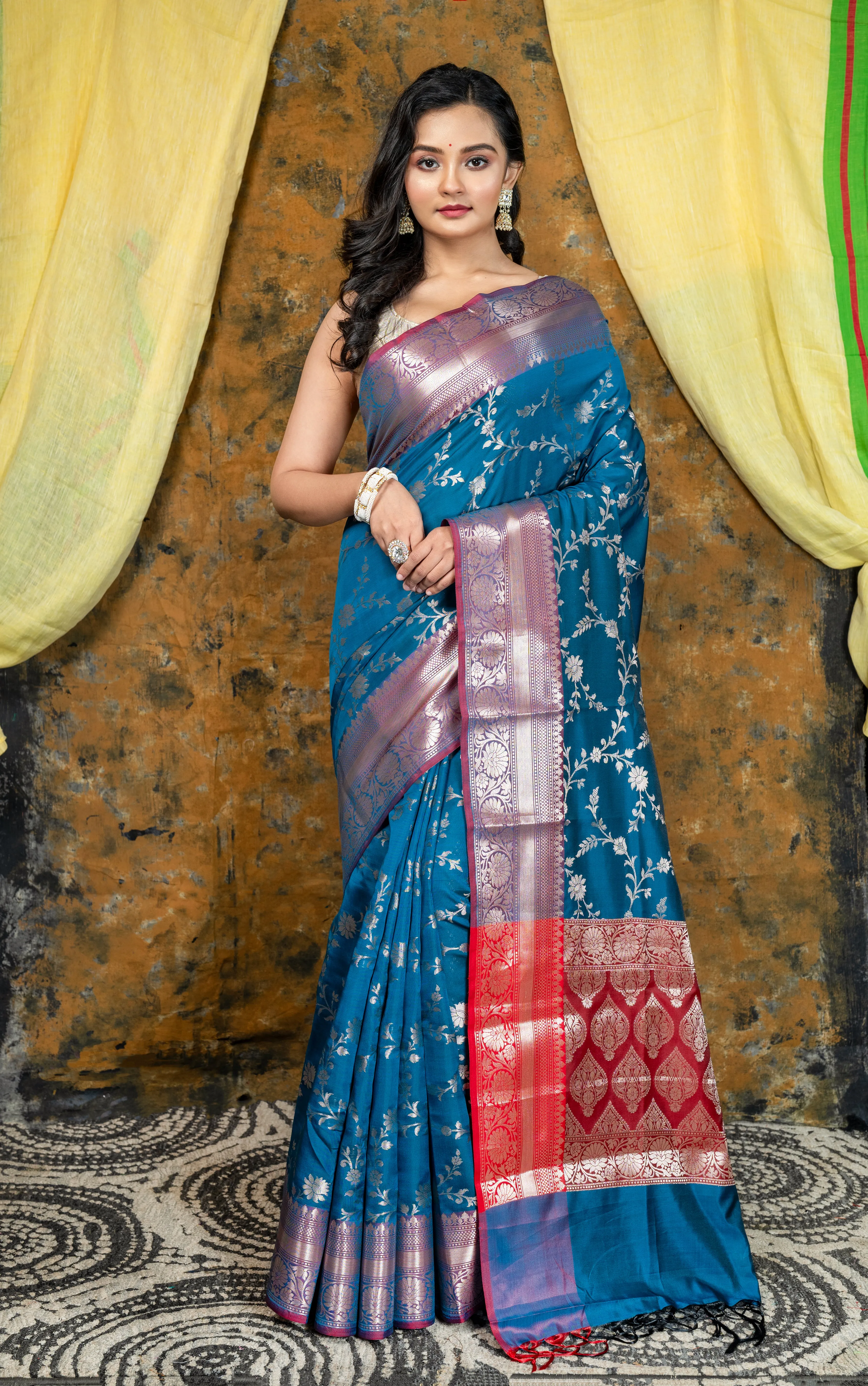 Women Cerulean Blue Soft Banarasi Uppada  Silk Saree With Floral Woven Motifs