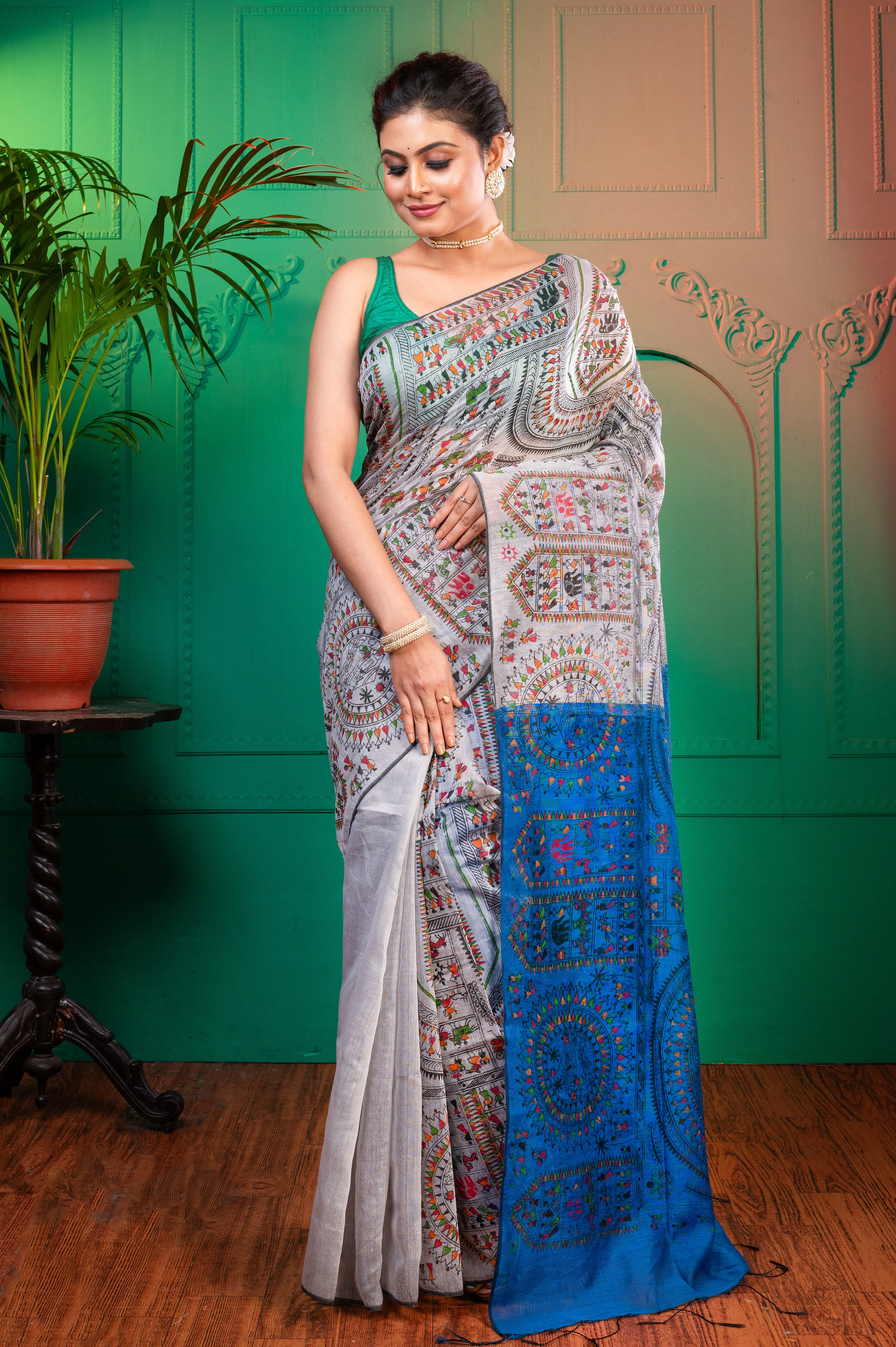 Women Grey And Blue Blended Cotton Saree With Warli Motifs