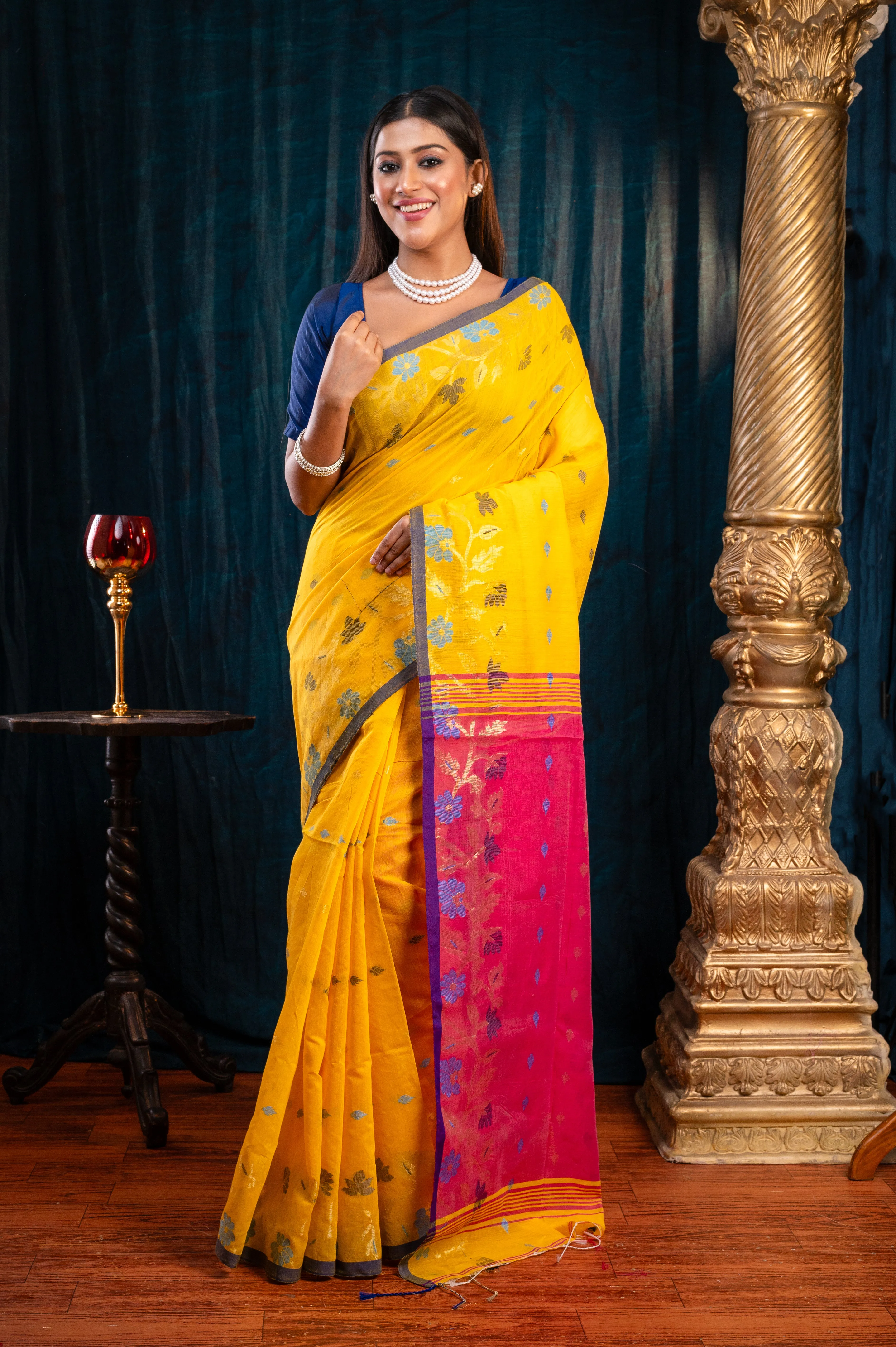 Women Yellow Handloom Cotton Saree With Contrasting Border And Pallu