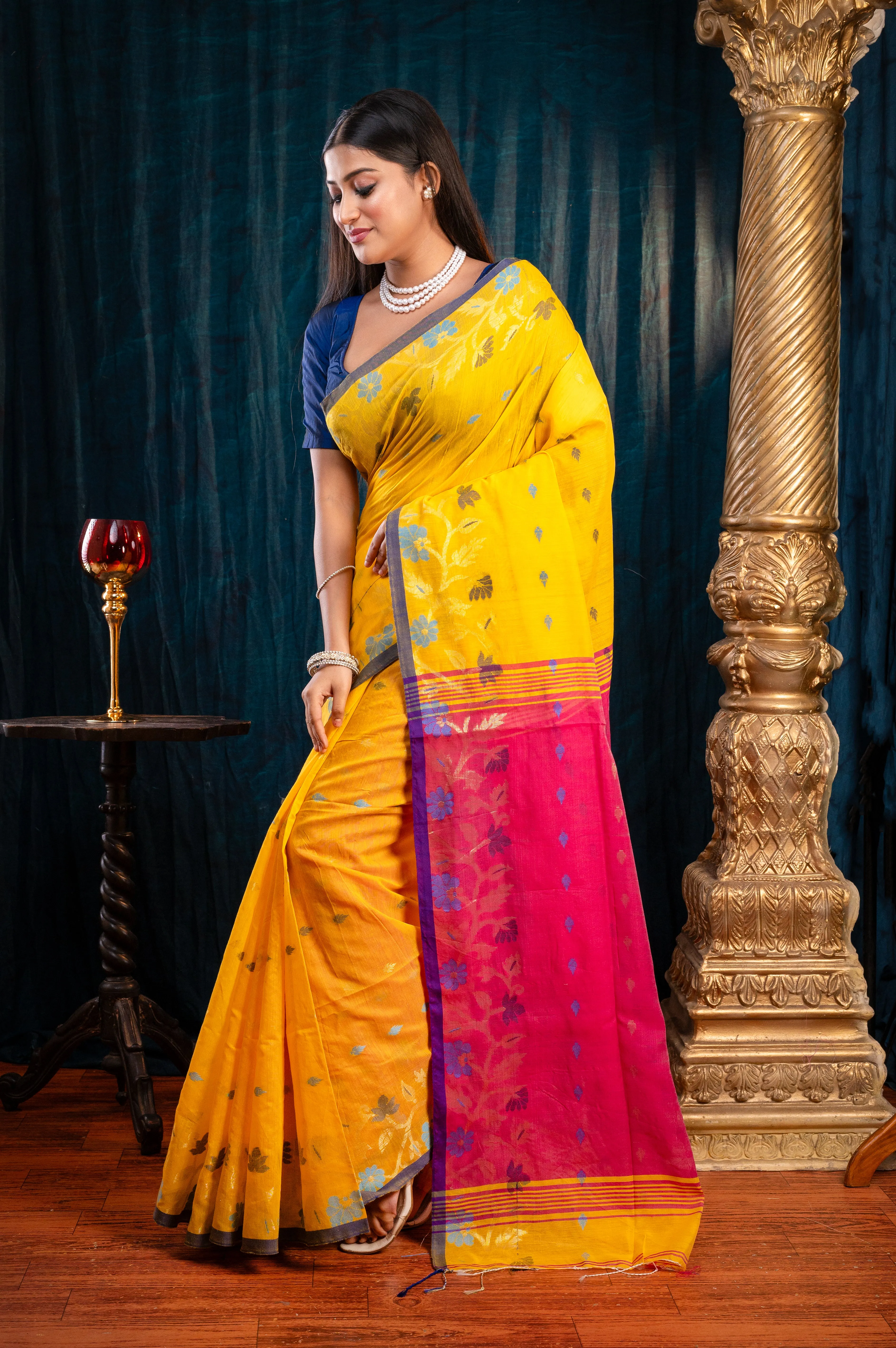 Women Yellow Handloom Cotton Saree With Contrasting Border And Pallu